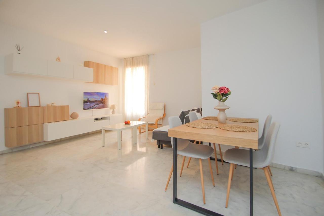 Modern Apt - Luxe Queen Bed - Walk To Isla Magica Севилья Экстерьер фото